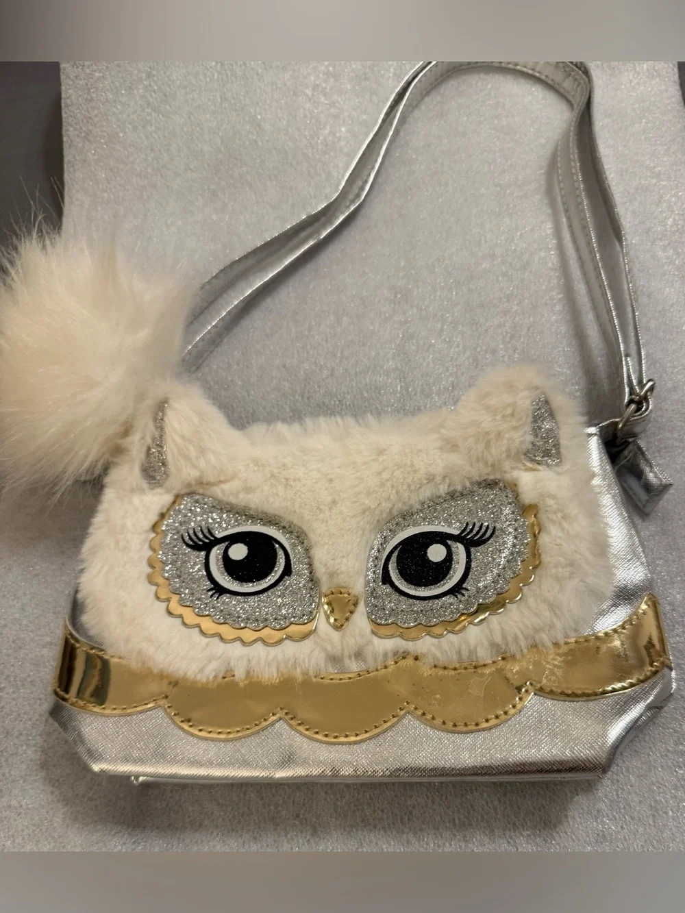 Justice Faux Fur Metallic Owl Critter Crossbody Purse.  W/metallic silver body.